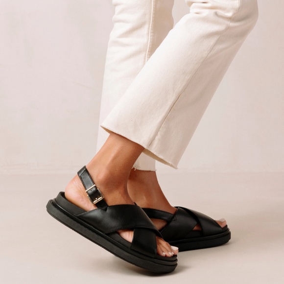 ALOHAS designer sandals - Picture 4 of 10